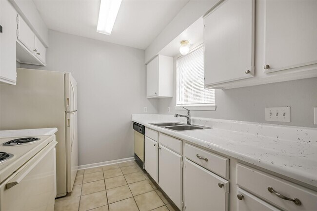 1213 Lyric Ln, Pasadena, TX 77503 - photo 6