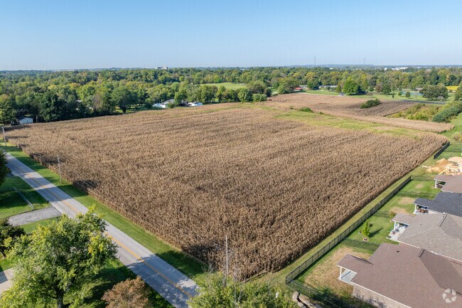 Farmland is plentiful in Thruston.