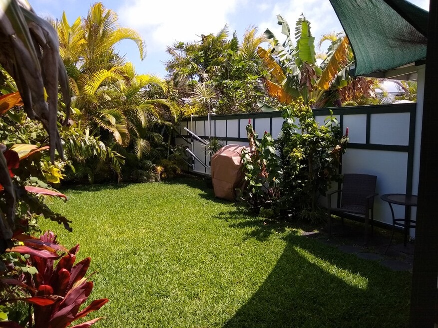 Private Tropical Yard