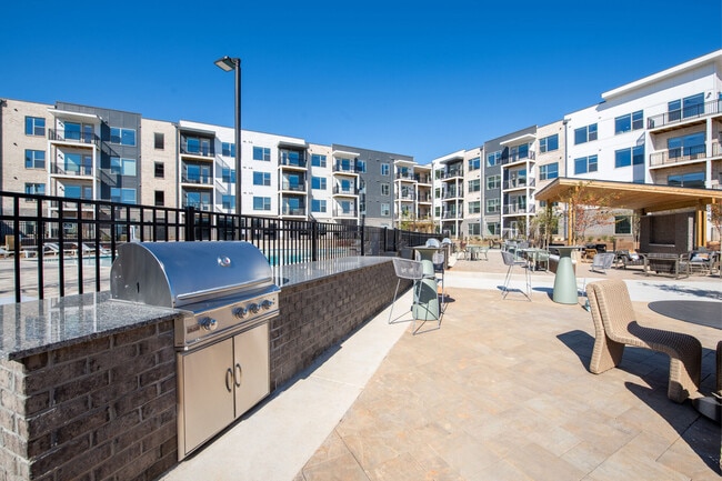 Taryn at 401, Raleigh, NC 27603 - photo 6