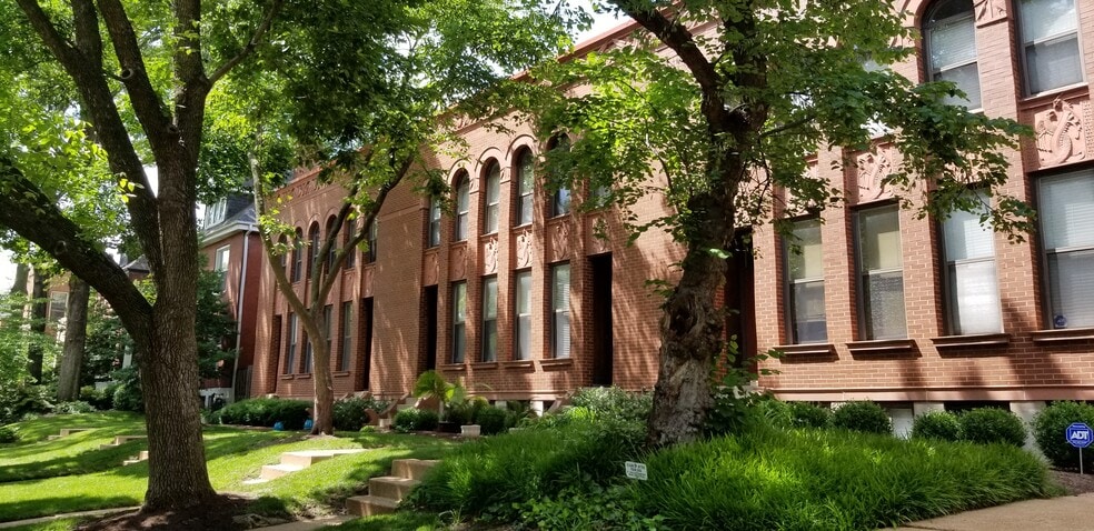 4343 Laclede Ave unit G, Saint Louis, MO 63108 - photo 1