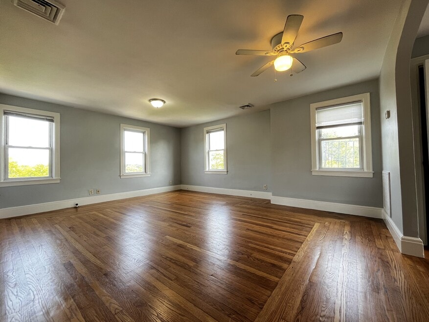 82 Roanoke St unit 3, Providence, RI 02908 - photo 1