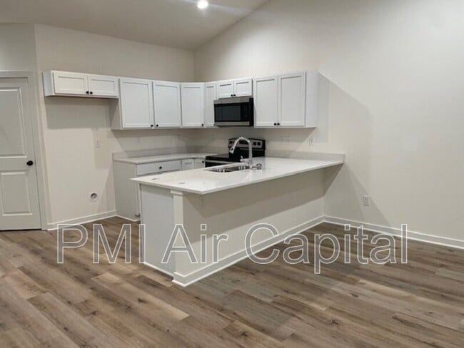 5273 Pinecrest Ct N, Bel Aire, KS 67220 - photo 2