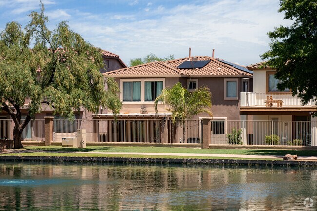 Sahuarita offers luxurious, lakefront homes for future residents to choose from.
