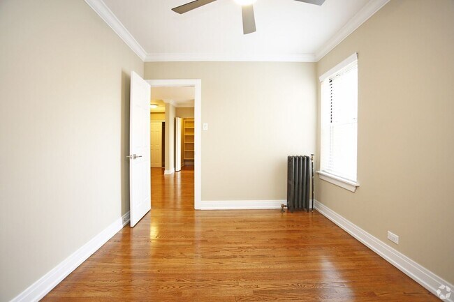 Renaissance - 901 W Argyle St, Chicago, IL 60640 - photo 3