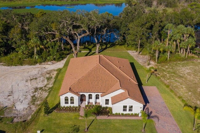 3811 Wolves Creek Place, Apopka, FL 32712 - photo 3