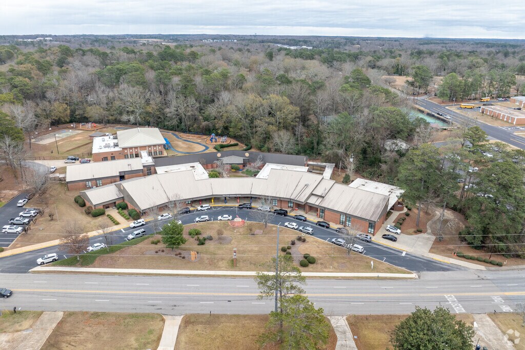 Dean Road Elementary School encourages a positive classroom environment.