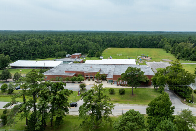The Smyrna Elementary School campus in Smyrna, NC.