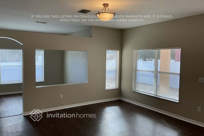 11208 Shelter Cove Loop, New Port Richey, FL 34654 - photo 3