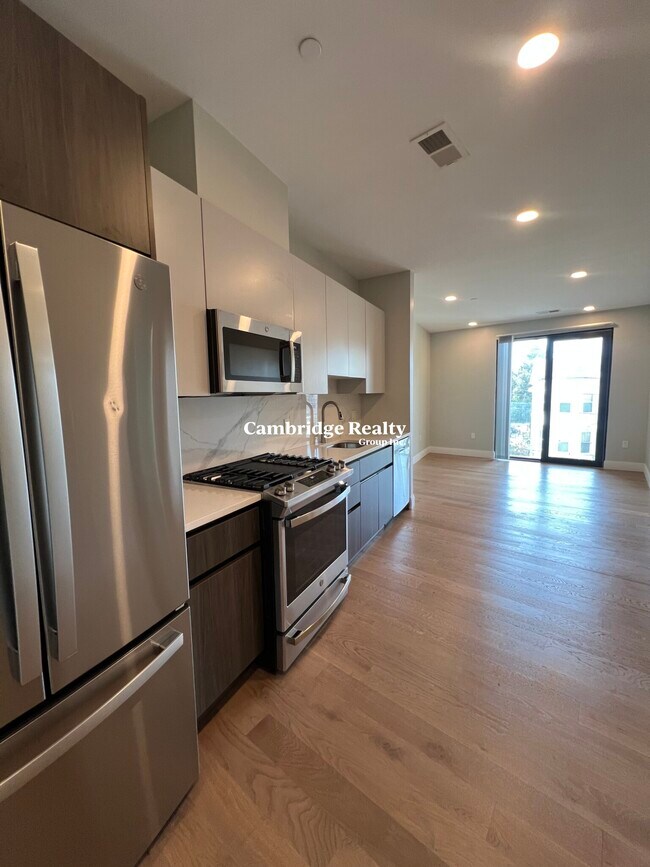 10 Central St unit T, Somerville, MA 02143 - photo 2