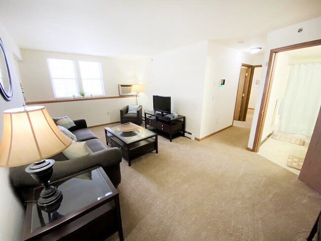 Crown Pointe Apartments, Holland, MI 49423 - photo 4