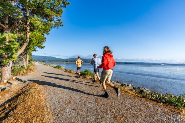 Sunny Brae residents can drive to the Arcata Bird Sanctuary for waterfront trails.