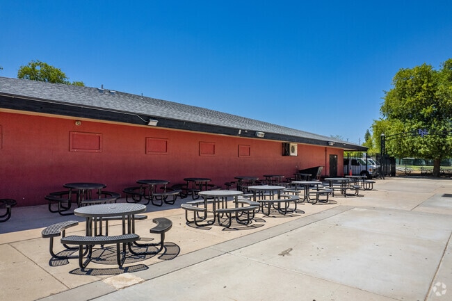 Relax and dine at the convenient tables provided at Heritage Academy Pointe JH/HS in Phoenix.