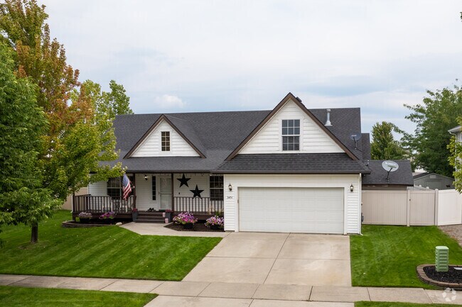 Atlas-Prairie is filled with traditional craftsman homes with well-manicured lawns.