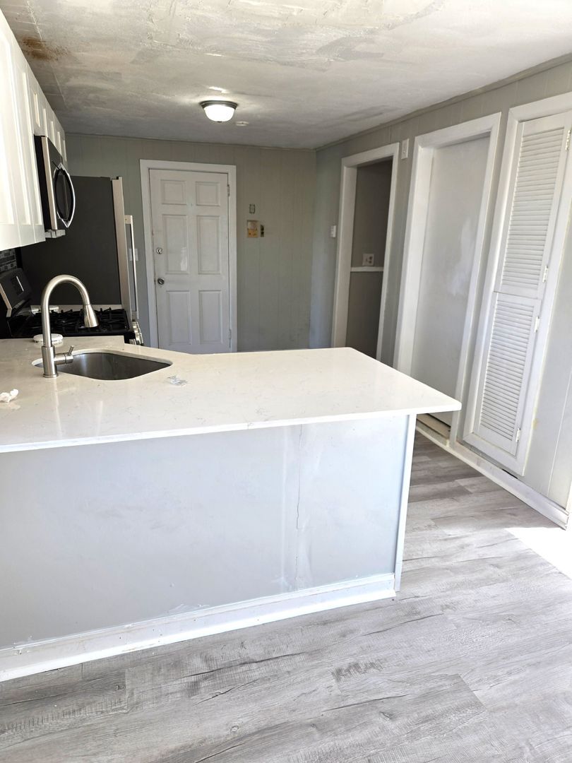 150 Sisson St unit 2, Pawtucket, RI 02860 - photo 1