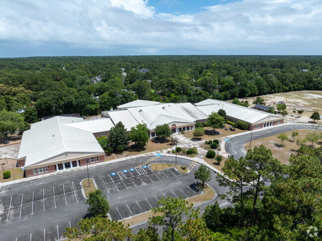 Holly Tree Elementary School is located in Wilmington, NC in New Hanover County.
