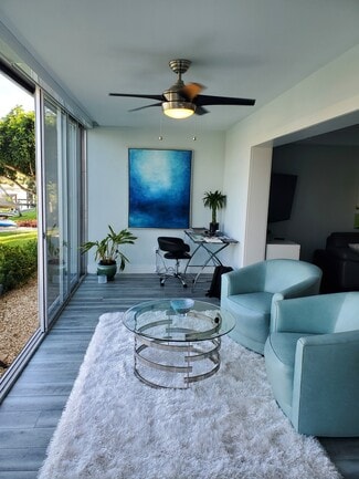 1910 Gulf Shore Blvd N Unit Ambassador Club #108, Naples, FL 34102