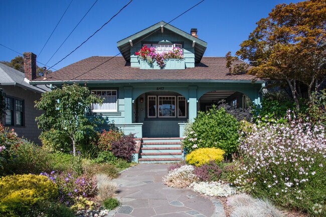 Many of the California bungalows in Fairview Park are colorful and have amazing native gardens.