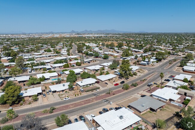 Groves Lincoln Park is a laid back, easy to live community in Southeast Tucson.