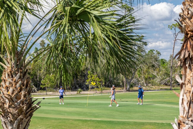 Laredo and Country Lakes golfers will enjoy the lush surroundings of Eastwood Golf Club.