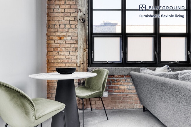 2061 N Southport Ave unit FL4-ID569, Chicago, IL 60614 - photo 4