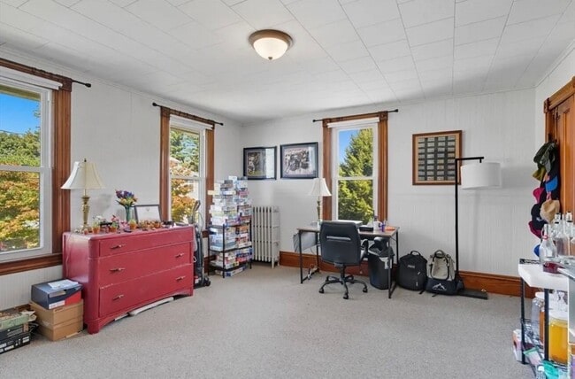 62 Maple St unit Upper Level in Duple, Easthampton, MA 01027 - photo 5