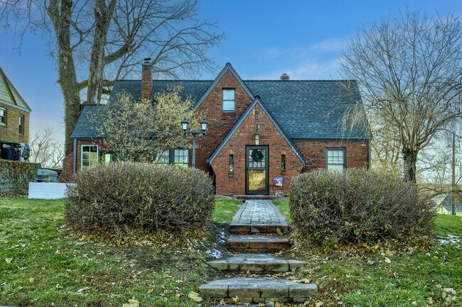 Leavenworth features elegant brick Tudor homes among its historic streets.
