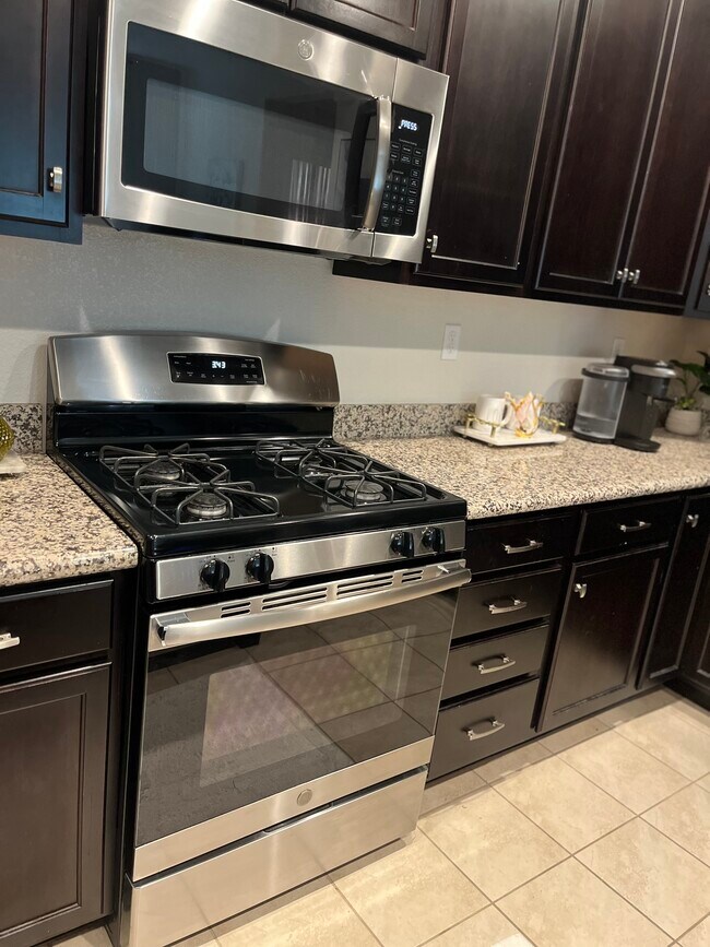 1432 S Hart Dr, Tracy, CA 95391 - photo 4