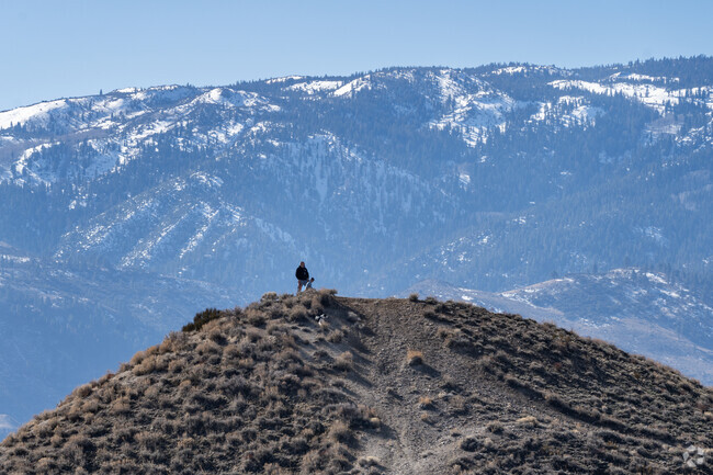 North Gate has large desert hills interspersed in the community, great for short hikes and views of the neighborhood.