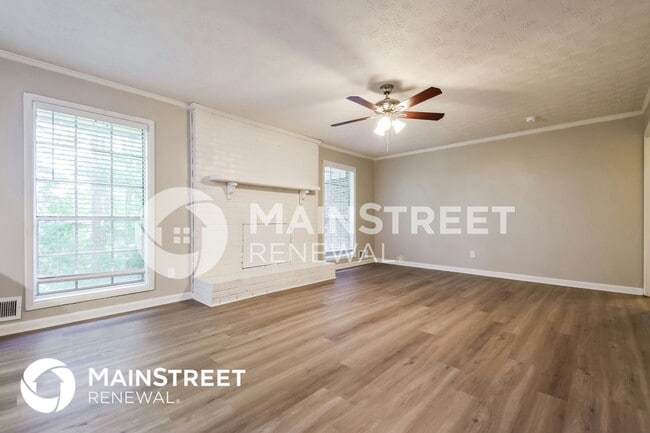 726 Trailwood Dr, Riverdale, GA 30274 - photo 4