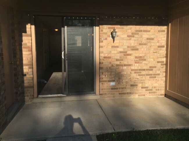 7767 Betsy Ross Cir, Dayton, OH 45459 - photo 3