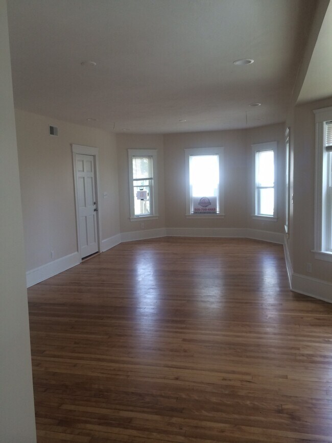 9 Mattson Ave Unit 1st floor, Worcester, MA 01606