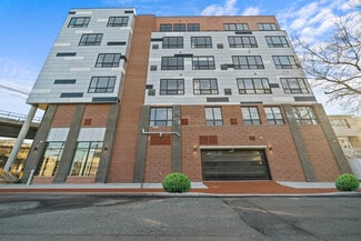 17 Avenue E, Bayonne, NJ 07002