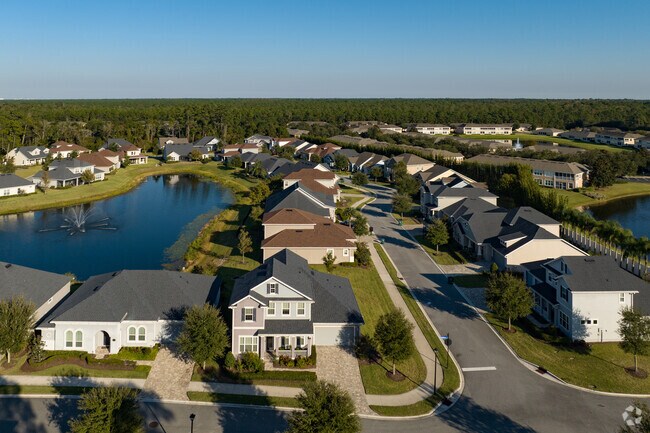 Homes in Baymeadows East vary in style and color.
