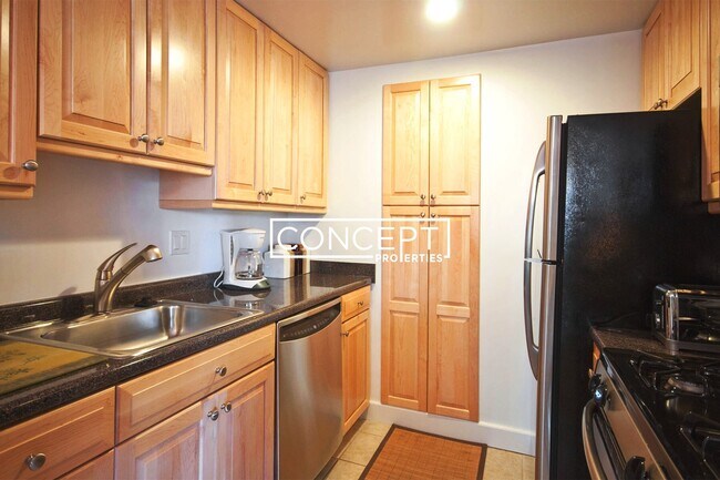 152 Sherman Rd, Boston, MA 02467 - photo 7