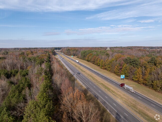 The Oakdale Neighborhood is near Interstate 65.