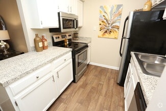 1200 Canterchase Dr, Louisville, KY 40242