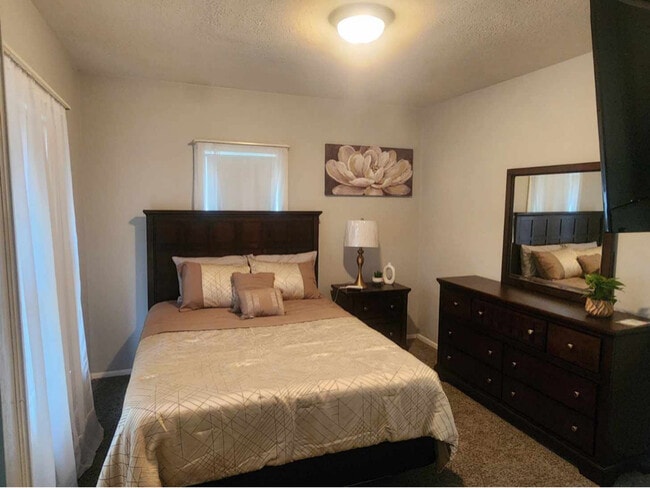 369 E Tuscarawas Ave, Barberton, OH 44203 - photo 5