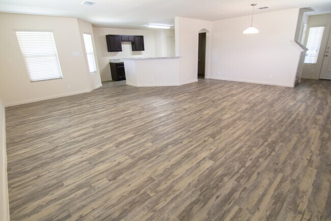 5006 War Horse Dr, San Antonio, TX 78242 - photo 4