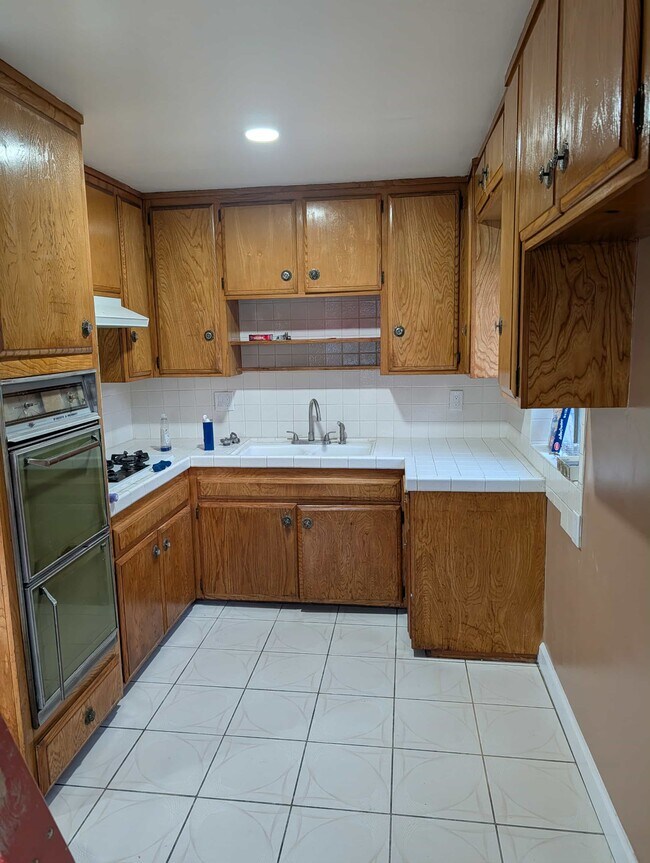 704 Oakford Dr Unit 704 Front, East Los Angeles, CA 90022