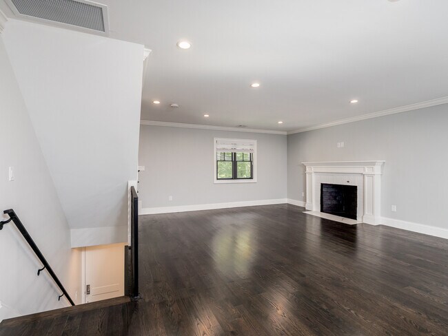31 Heath St unit 2, Brookline, MA 02445 - photo 6