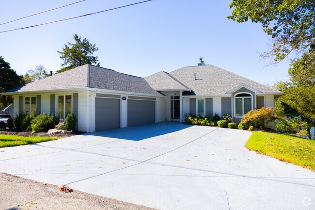 Locals like to host gatherings in welcoming lakefront properties.