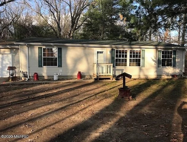 30490 M 152, Dowagiac, MI 49047 - photo 2