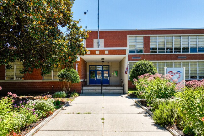 The main entrance to Lois-Harrison Jones Elementary School.