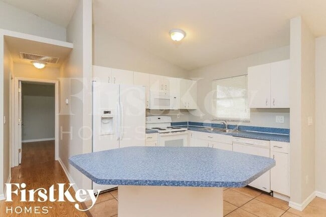 213 Rue Labonne Rd, Fort Myers, FL 33913 - photo 5