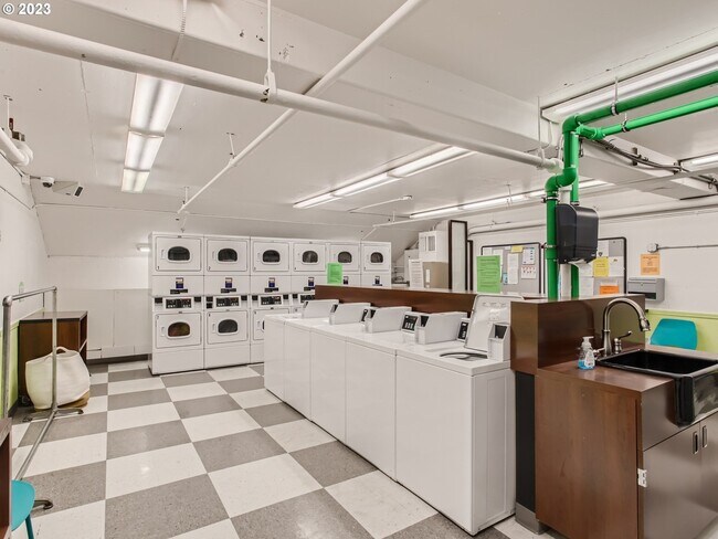 Harrison East unit 10C, Portland, OR 97201 - photo 5