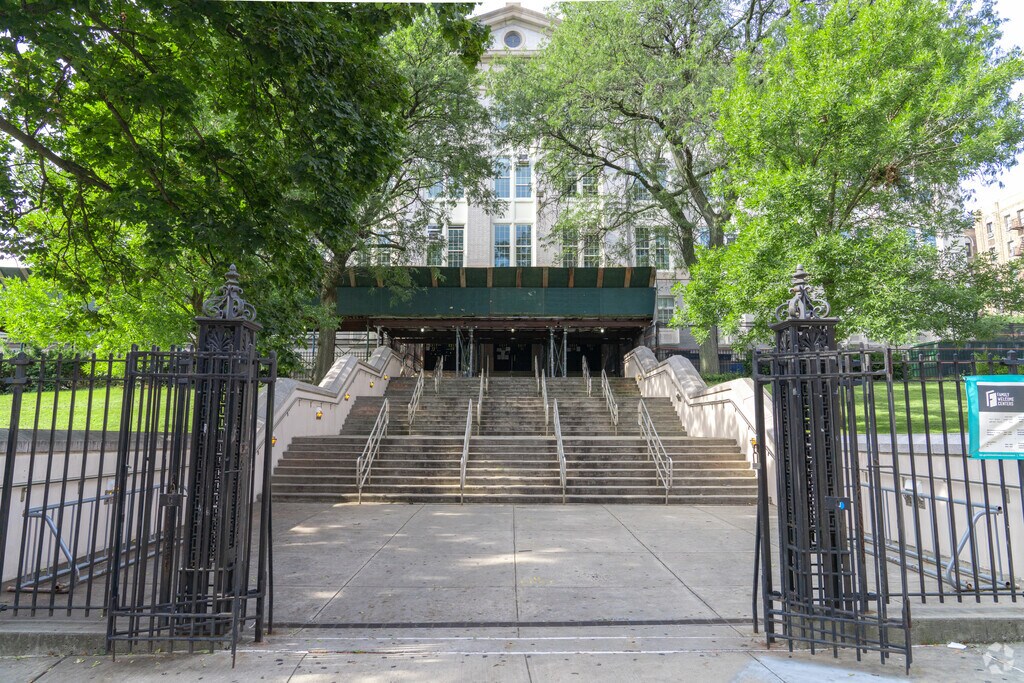 Bronx Collegiate Academy provides quality education in the neighborhood of 
Claremont.