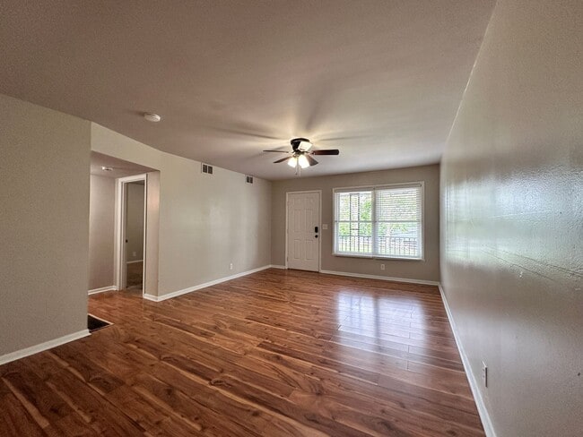 The Lofts at Winchester! 2 BR, 1 Bath, Off-Street Parking, Small Pets Ok!, Winchester, KY 40391 - photo 7