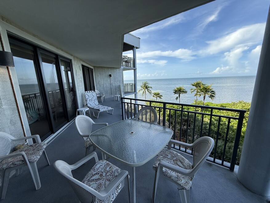 Private and quiet balcony