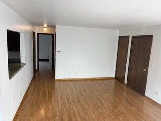 798 Pleasant Dr Unit 1, South Elgin, IL 60177